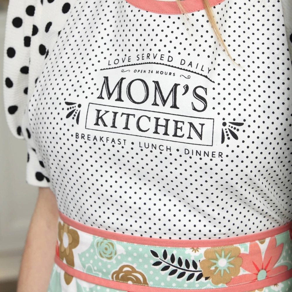 🆕Mom’s Kitchen Apron-Simply Whimsical
